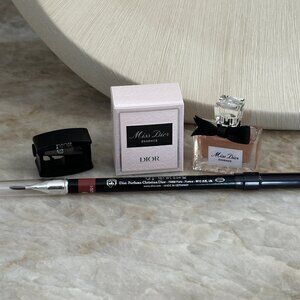Dior gift set Rouge Dior Contour Lip Liner Pencil 329 Nude Miss Dior Essence